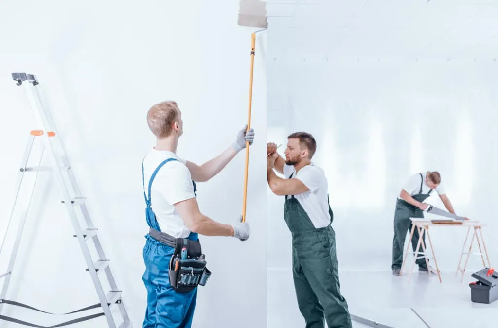 فني دهانات في أحياء شمال الرياض أقوى خدمات التشطيب والدهانات