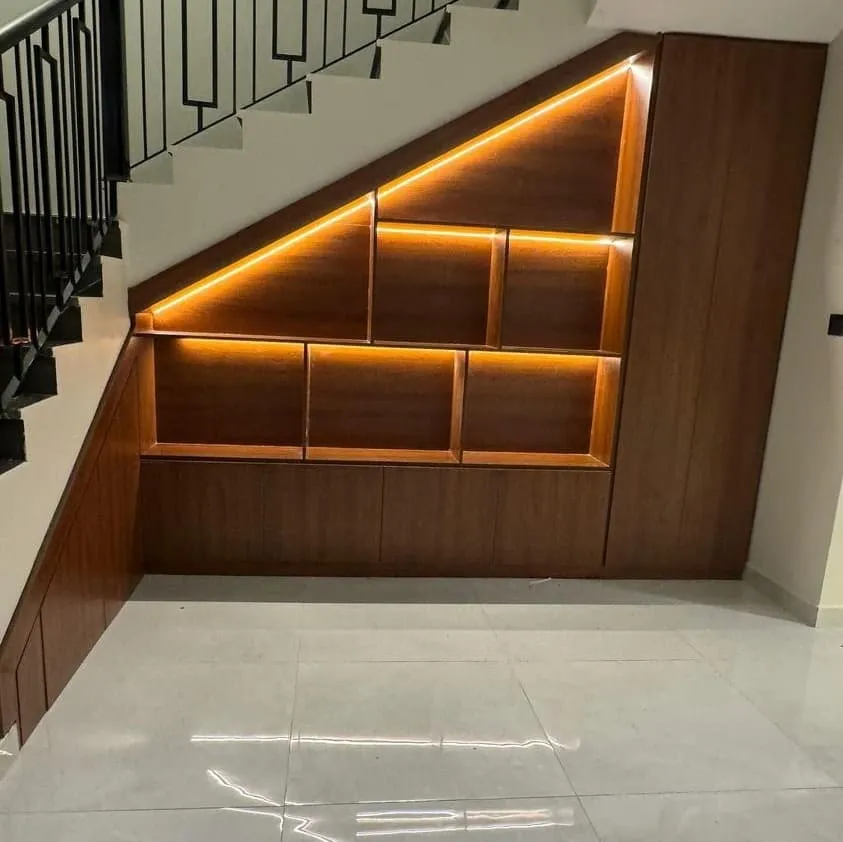 معلم دهانات وديكورات فوم وبديل الشيبورد ودواليب في حي النخيل