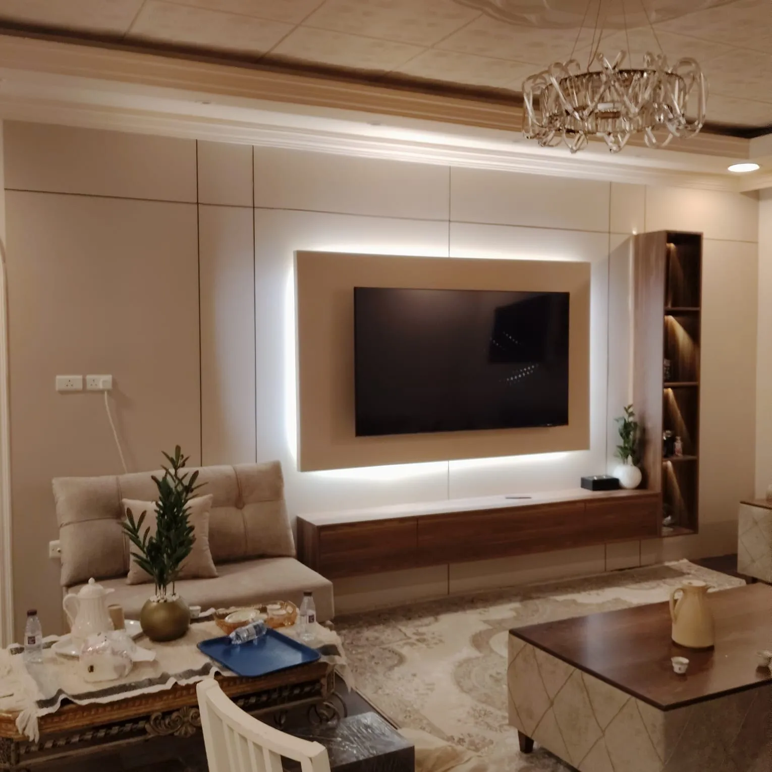 معلم تركيب بديل الشيبورد ودواليب حي النرجس والياسمين 