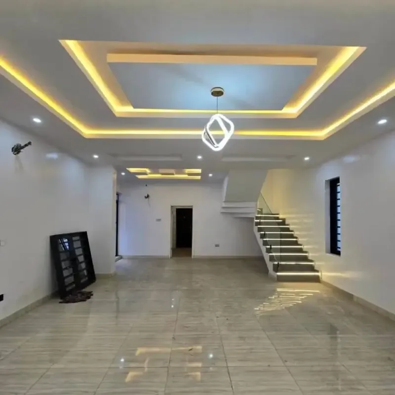 فني دهانات في أحياء شمال الرياض أقوى خدمات التشطيب والدهانات