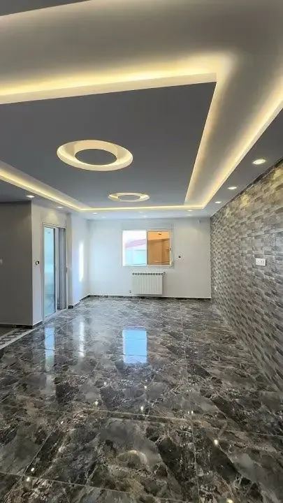 فني دهانات في أحياء شمال الرياض أقوى خدمات التشطيب والدهانات